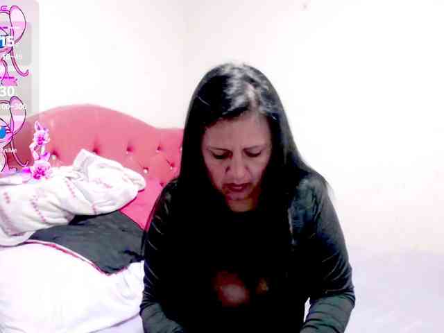 sexyjhoan81 webcam