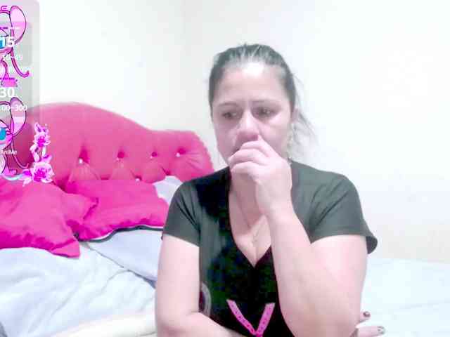 sexyjhoan81 webcam
