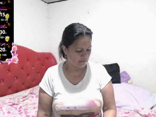 sexyjhoan81 webcam