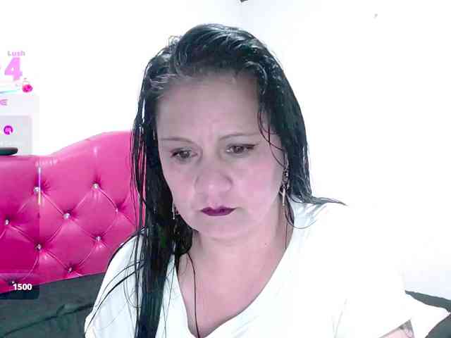 sexyjhoan81 webcam