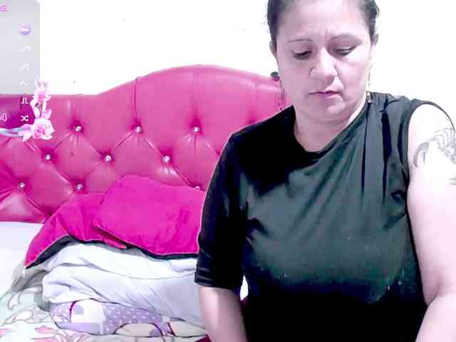 sexyjhoan81 webcam