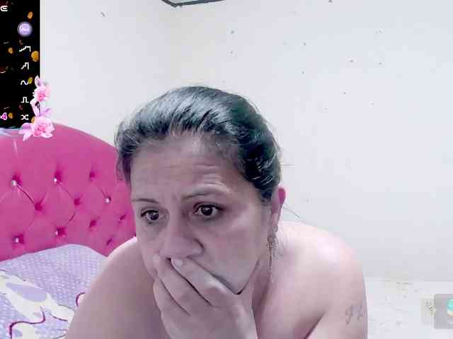 sexyjhoan81 webcam
