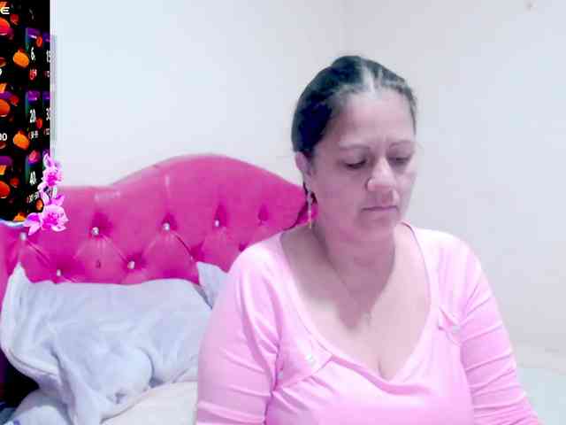 sexyjhoan81 webcam