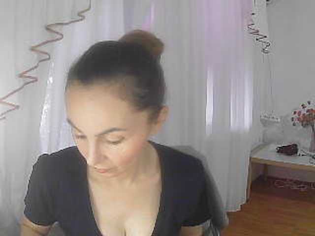 TessBertie live cam on BongaCams