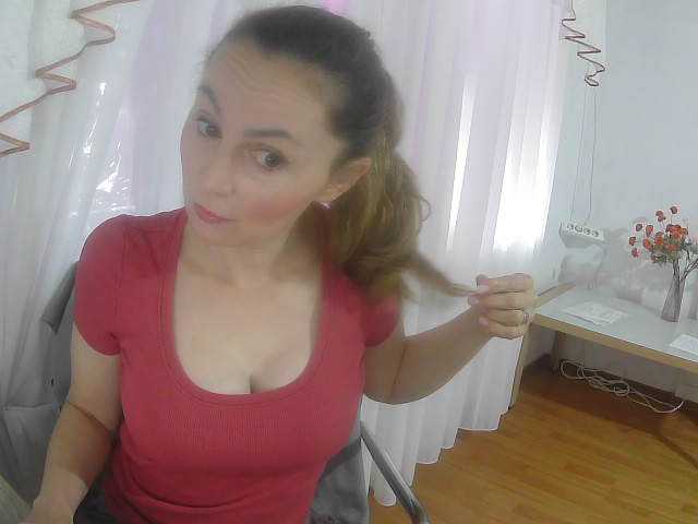 TessBertie live cam on BongaCams