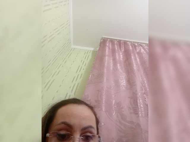TessBertie live cam