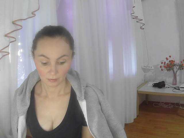 TessBertie live cam on BongaCams