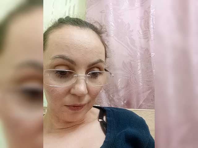 TessBertie live cam on BongaCams