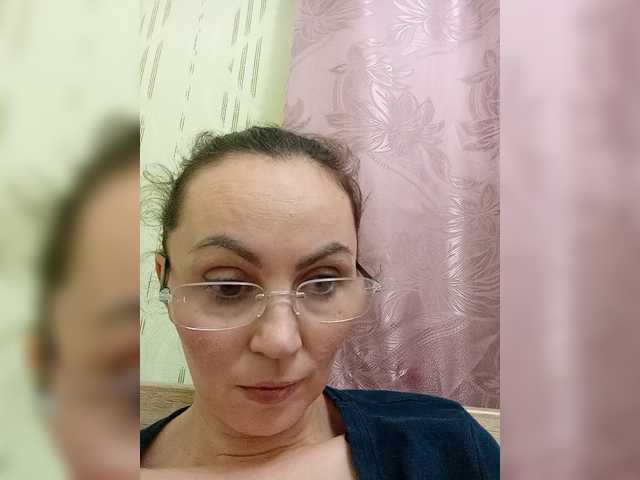 TessBertie live cam on BongaCams