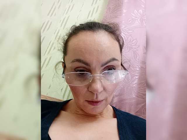 TessBertie live cam on BongaCams