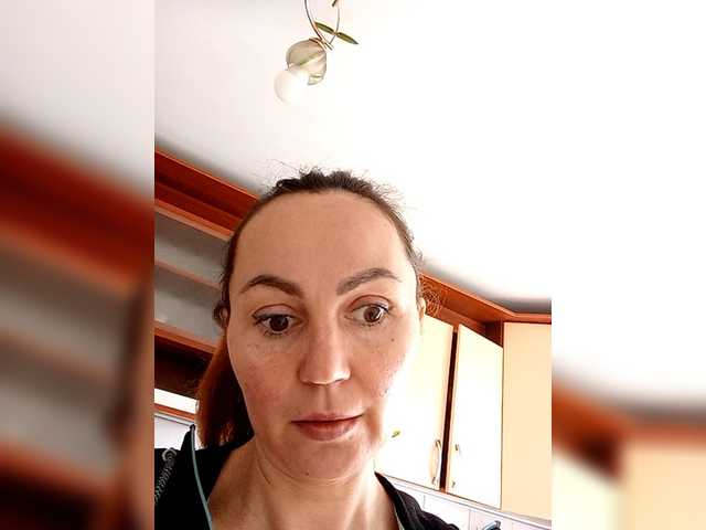 TessBertie's BongaCams show and profile