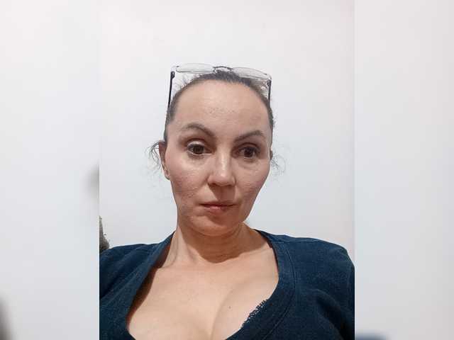 TessBertie live cam on BongaCams