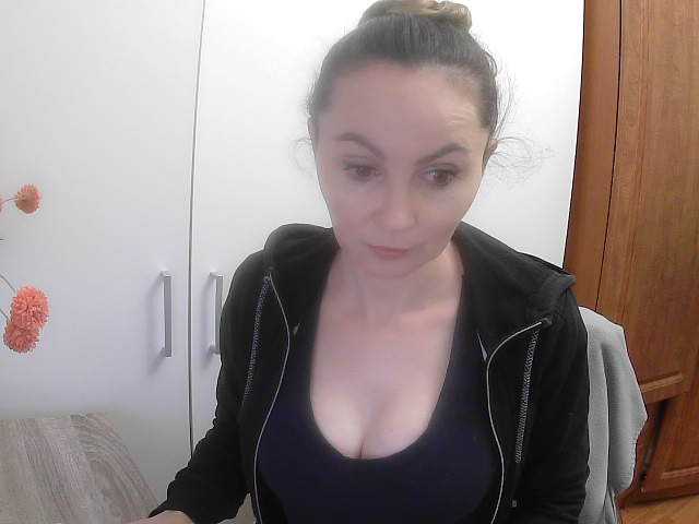 TessBertie live cam on BongaCams