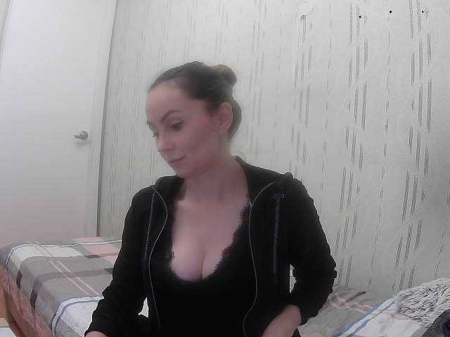 TessBertie live cam on BongaCams