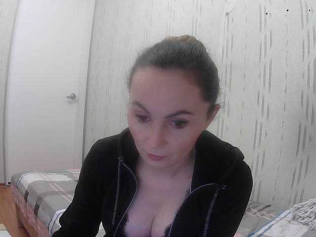 TessBertie live cam on BongaCams