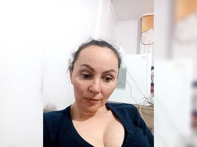 TessBertie's BongaCams show and profile