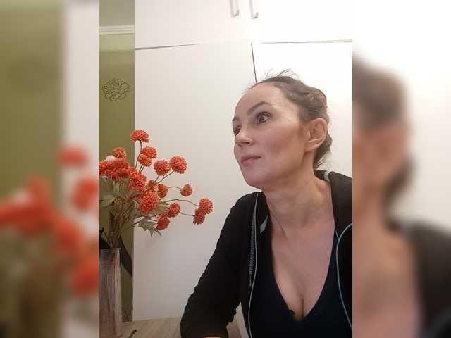 TessBertie live cam on BongaCams