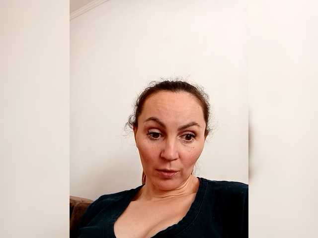 TessBertie's BongaCams show and profile