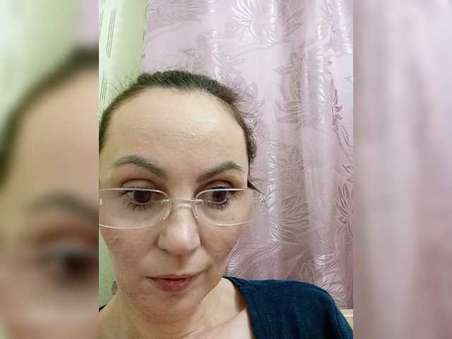 TessBertie live cam on BongaCams