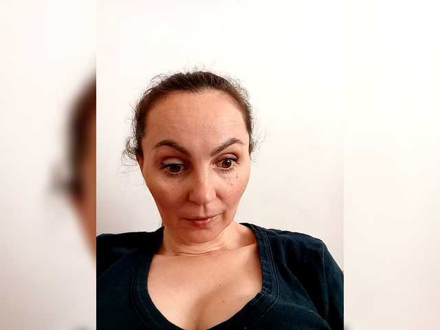 TessBertie's BongaCams show and profile