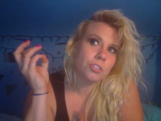 TheGirlfromtheinternet live cam on BongaCams