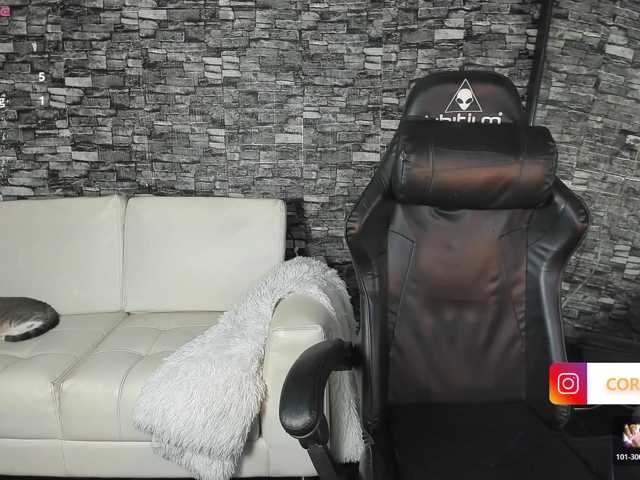 coralwells live cam on BongaCams