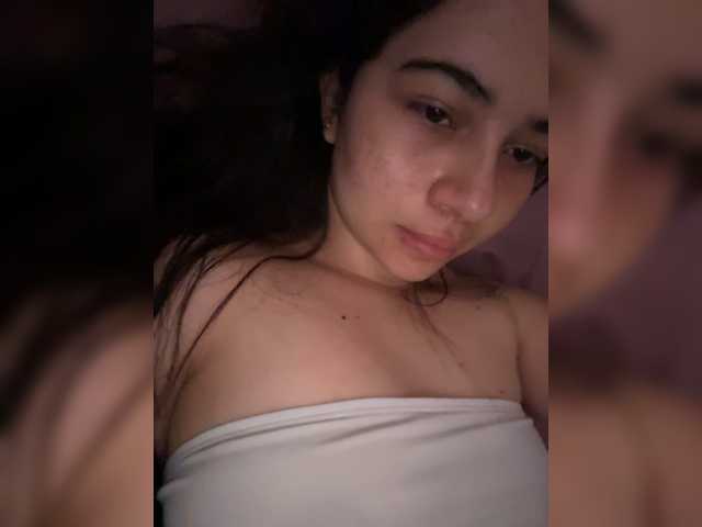 coralwells, en directo ahora en BongaCams