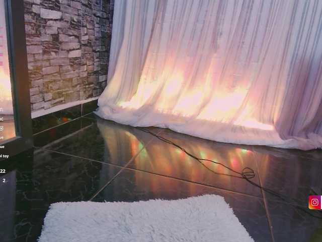 coralwells live cam on BongaCams