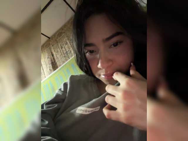 coralwells live cam on BongaCams