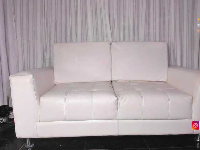 coralwells live webcam show