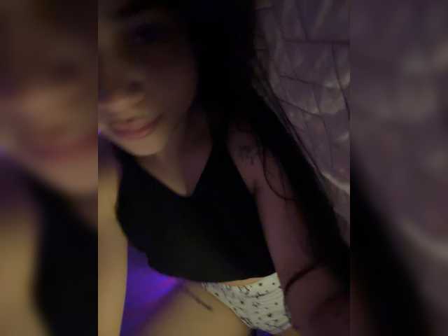 coralwells live webcam show