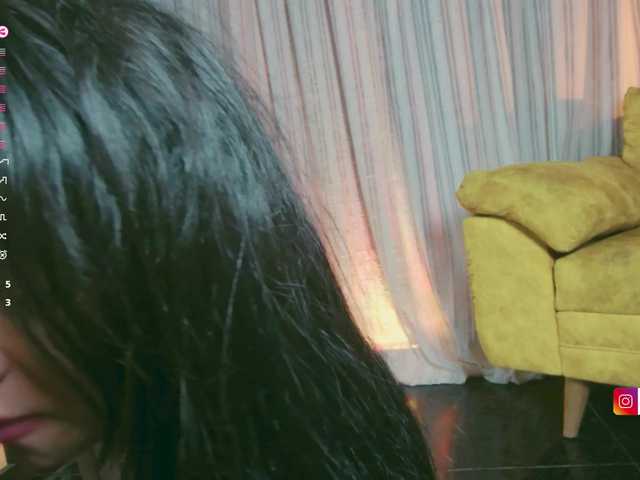 coralwells live cam on BongaCams