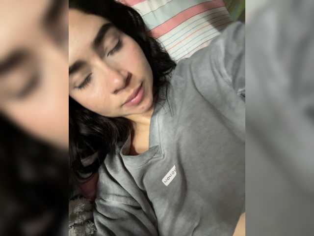 coralwells live cam on BongaCams