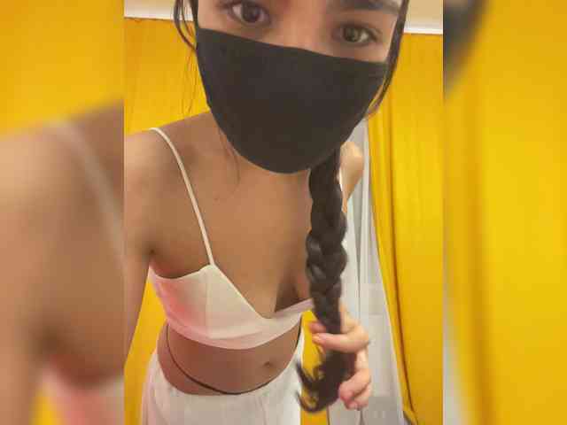 chatroom nude MissSweetie