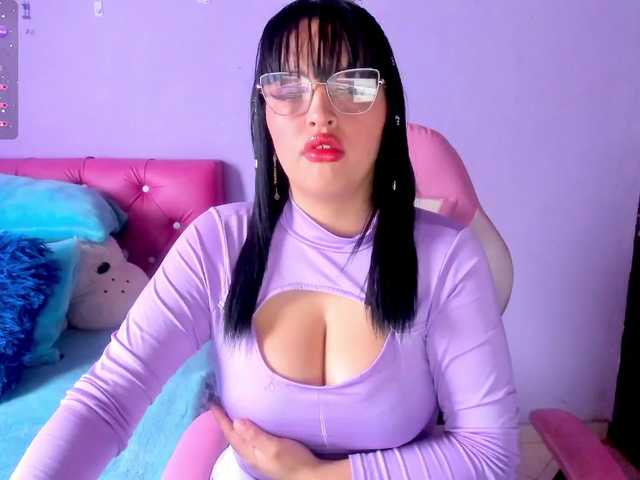 Cristaln07 live cam on BongaCams