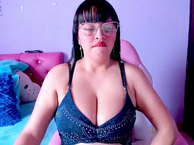 Cristaln07 live cam on BongaCams