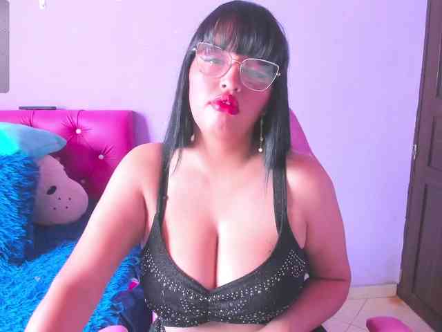 Cristaln07 Live Webcam on BongaCams