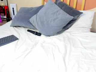 Nicole-Angels Porn Show
