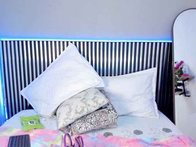 Nicole-Angels live cam