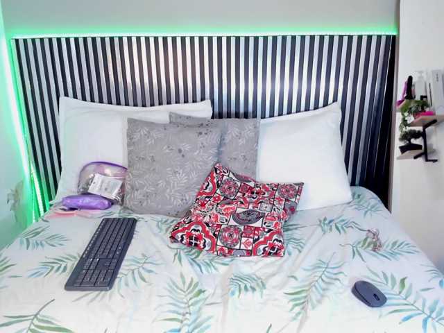 Nicole-Angels live cam on BongaCams