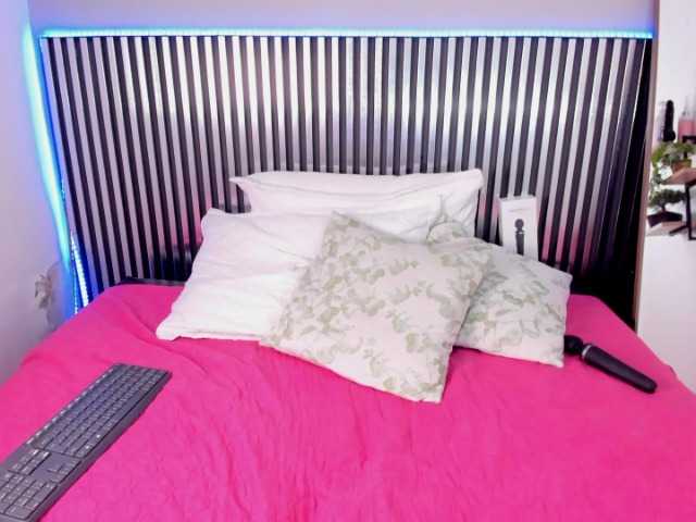 Nicole-Angels live cam on BongaCams