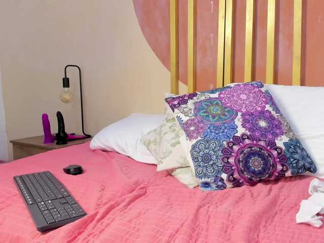 Nicole-Angels's BongaCams show and profile