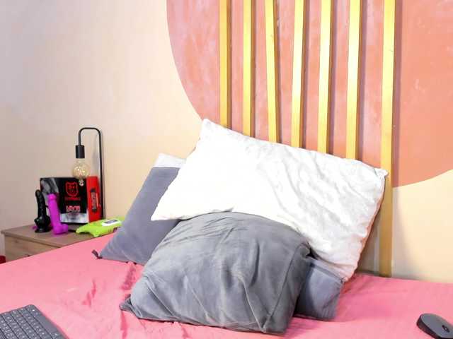 Nicole-Angels live cam on BongaCams