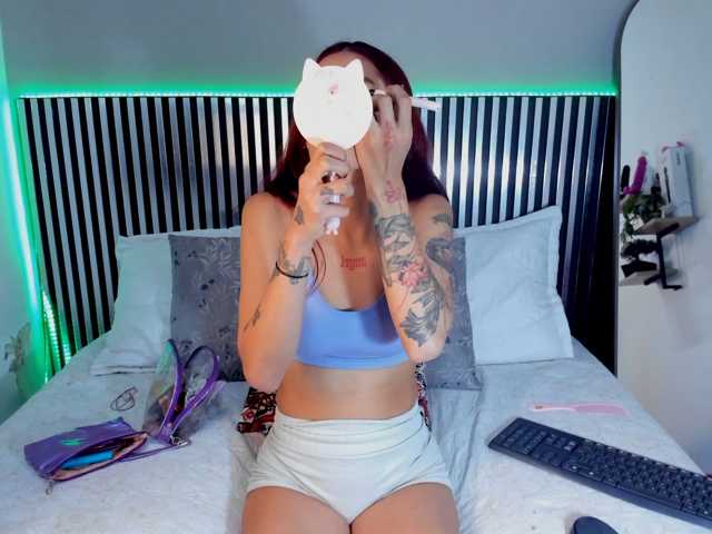 Nicole-Angels live cam on BongaCams