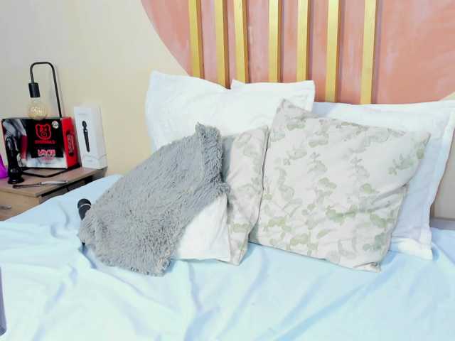 Nicole-Angels live cam on BongaCams