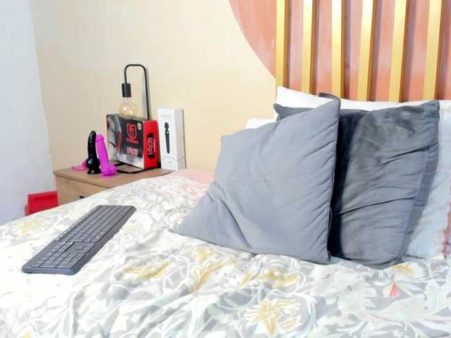 Nicole-Angels live cam on BongaCams