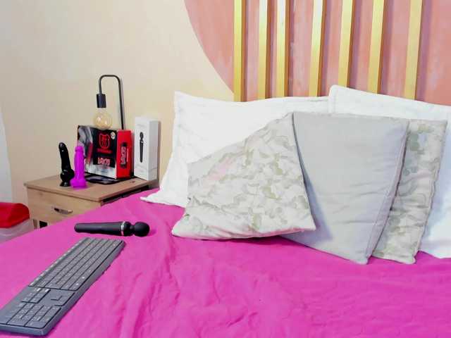 Nicole-Angels live cam on BongaCams