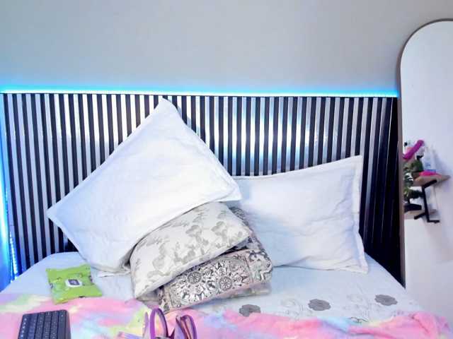 Nicole-Angels live cam