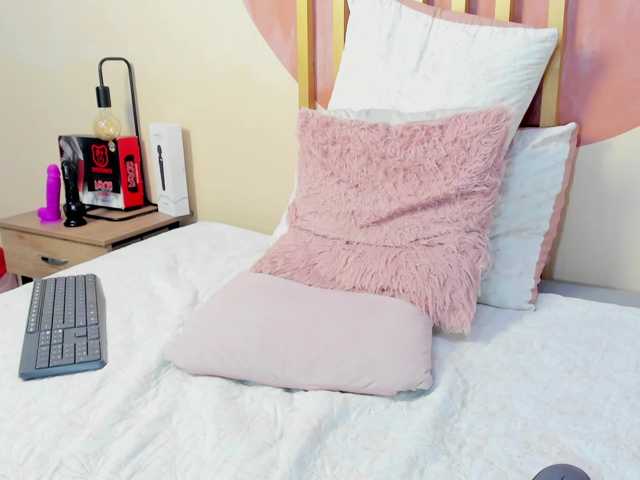 Nicole-Angels live cam on BongaCams