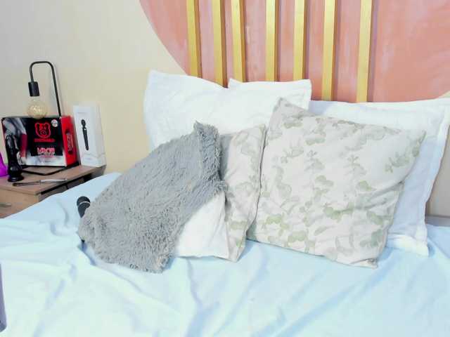 Nicole-Angels live cam on BongaCams